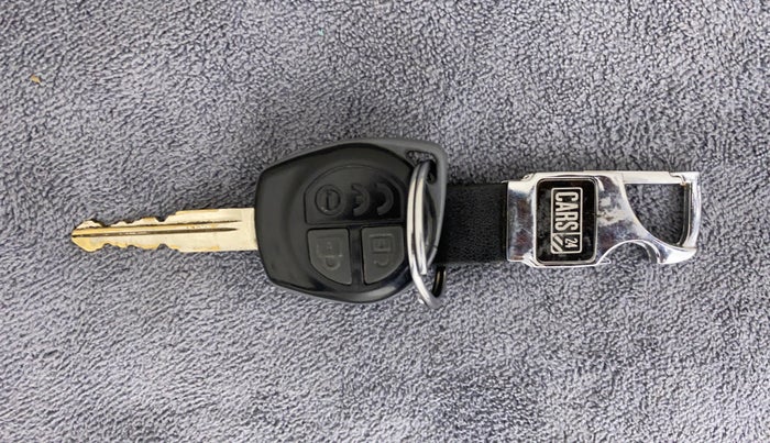 2015 Maruti Swift VXI, Petrol, Manual, 64,703 km, Key Close Up