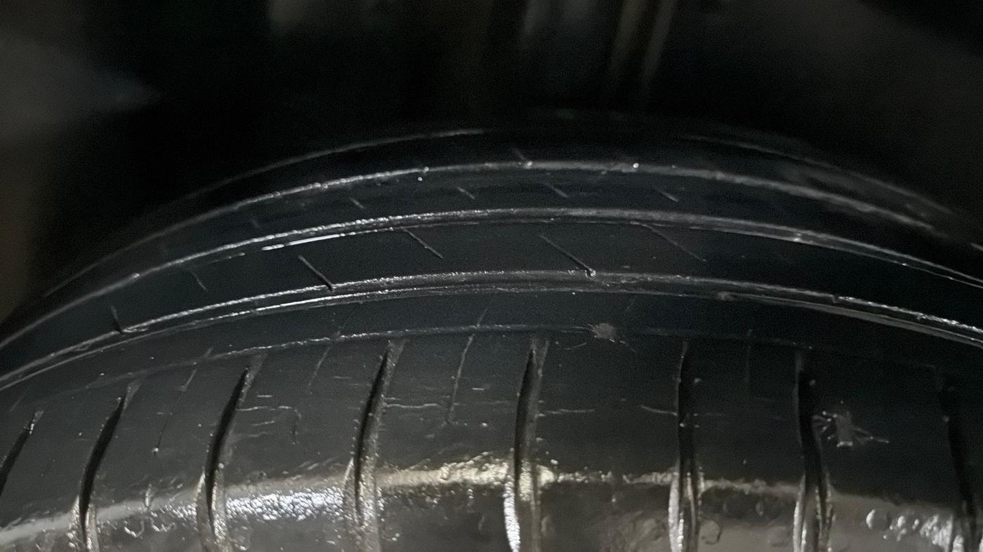 2023 MG HECTOR PLUS SHARP PRO 1.5 PETROL TURBO CVT 6 STR, Petrol, Automatic, 43,197 km, Right Rear Tyre Tread
