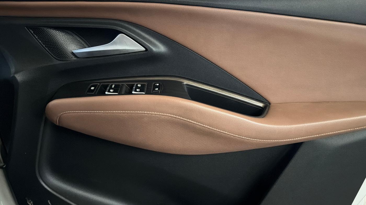 2023 MG HECTOR PLUS SHARP PRO 1.5 PETROL TURBO CVT 6 STR, Petrol, Automatic, 43,197 km, Driver Side Door Panels Control