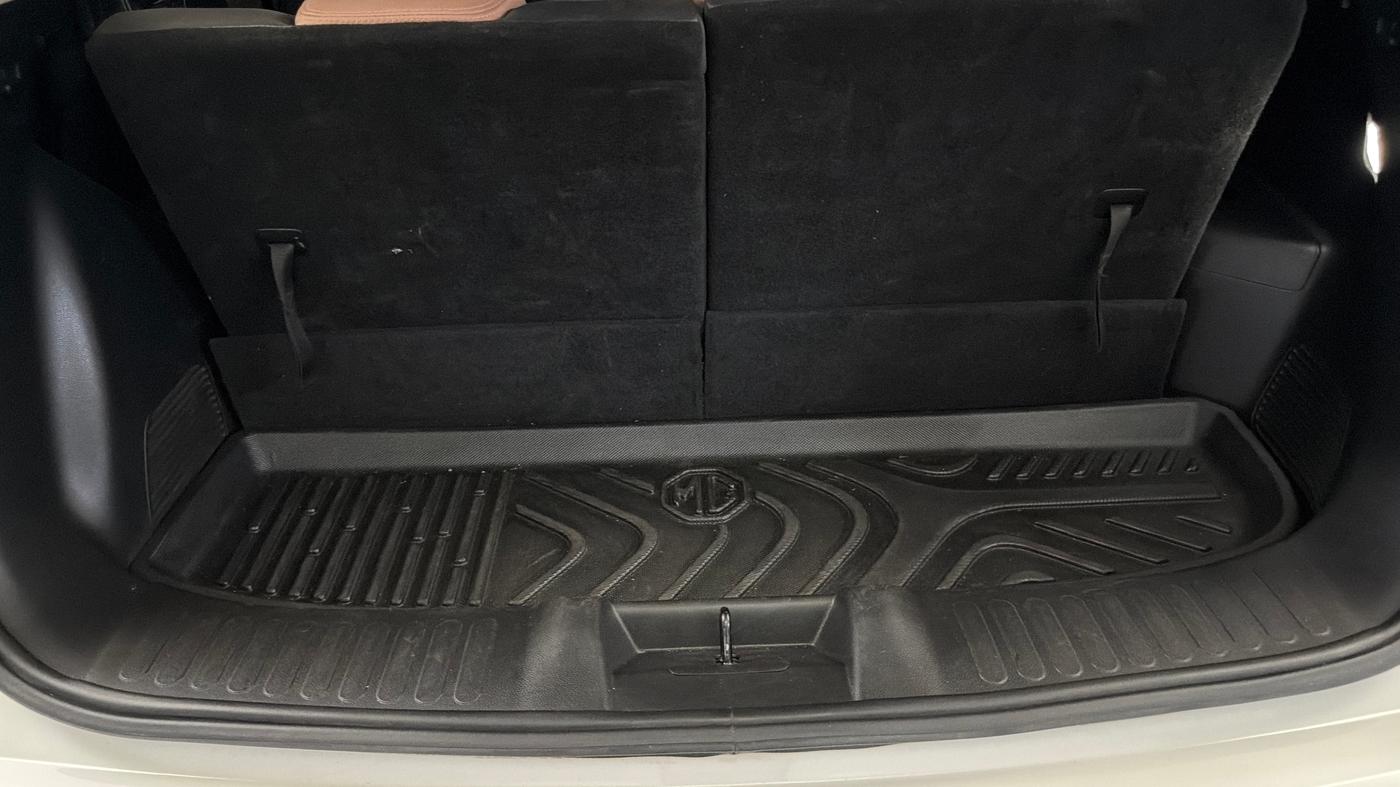 2023 MG HECTOR PLUS SHARP PRO 1.5 PETROL TURBO CVT 6 STR, Petrol, Automatic, 43,197 km, Boot Inside