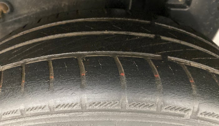 2015 Toyota Etios VX, Petrol, Manual, 26,614 km, Left Rear Tyre Tread