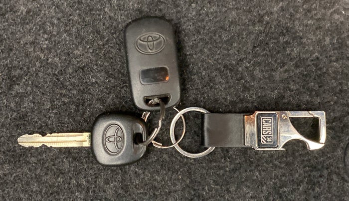 2015 Toyota Etios VX, Petrol, Manual, 26,614 km, Key Close Up