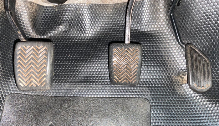 2015 Toyota Etios VX, Petrol, Manual, 26,614 km, Pedals