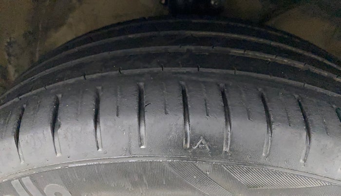 2020 Maruti Baleno ZETA PETROL 1.2, Petrol, Manual, 62,832 km, Right Front Tyre Tread