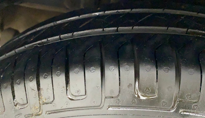 2012 Maruti Swift Dzire VXI, Petrol, Manual, 65,611 km, Right Rear Tyre Tread