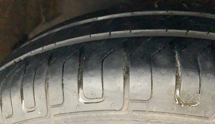 2012 Maruti Swift Dzire VXI, Petrol, Manual, 65,611 km, Right Front Tyre Tread