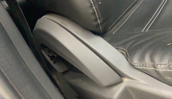 2016 Ford New Figo TREND 1.2 PETROL, Petrol, Manual, 22,090 km, Driver Side Adjustment Panel