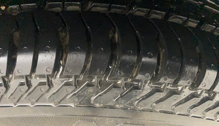 2016 Ford New Figo TREND 1.2 PETROL, Petrol, Manual, 22,090 km, Left Rear Tyre Tread