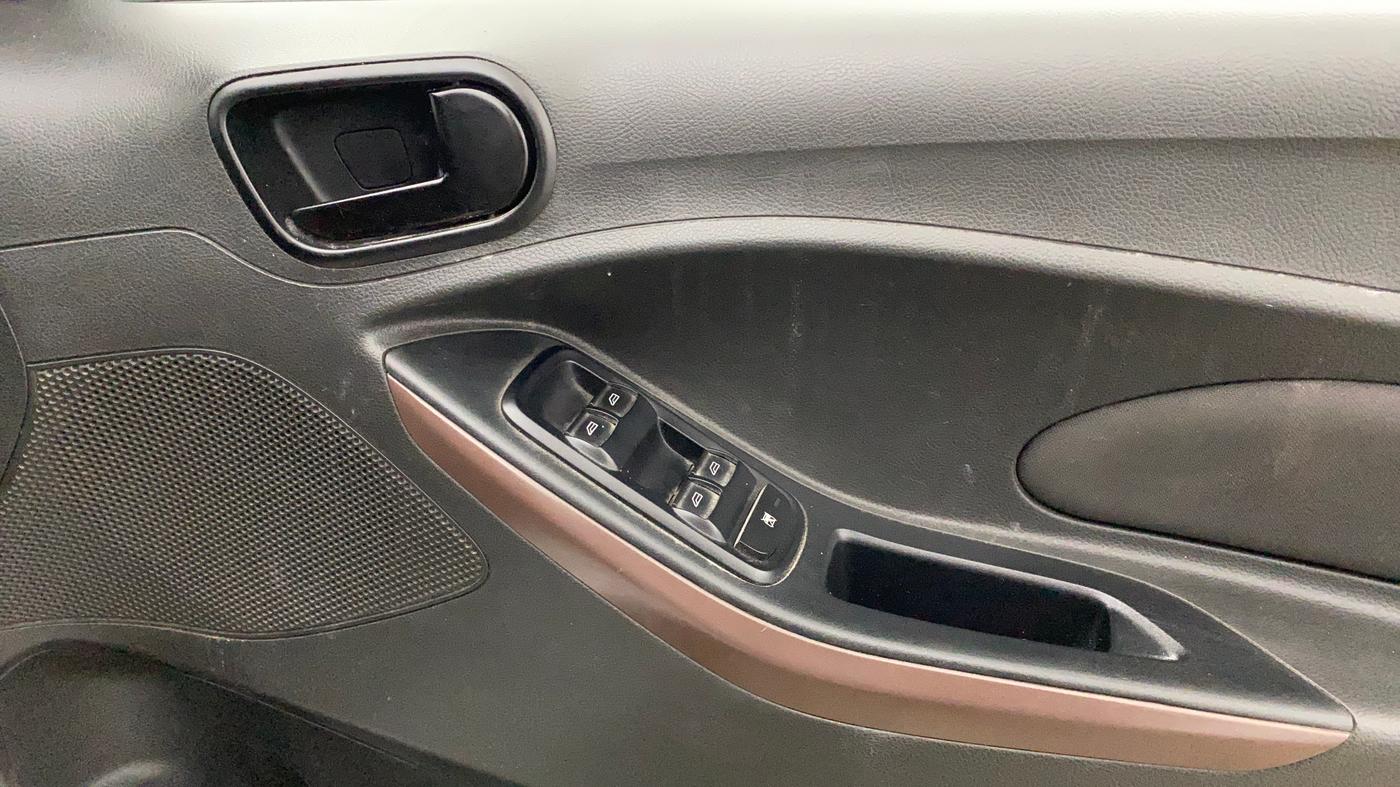 2020 Ford FREESTYLE TITANIUM PLUS 1.2 PETROL, Petrol, Manual, 95,186 km, Driver Side Door Panels Control