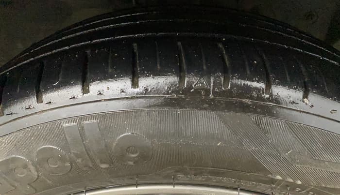 2020 Ford FREESTYLE TITANIUM PLUS 1.2 PETROL, Petrol, Manual, 95,186 km, Right Front Tyre Tread