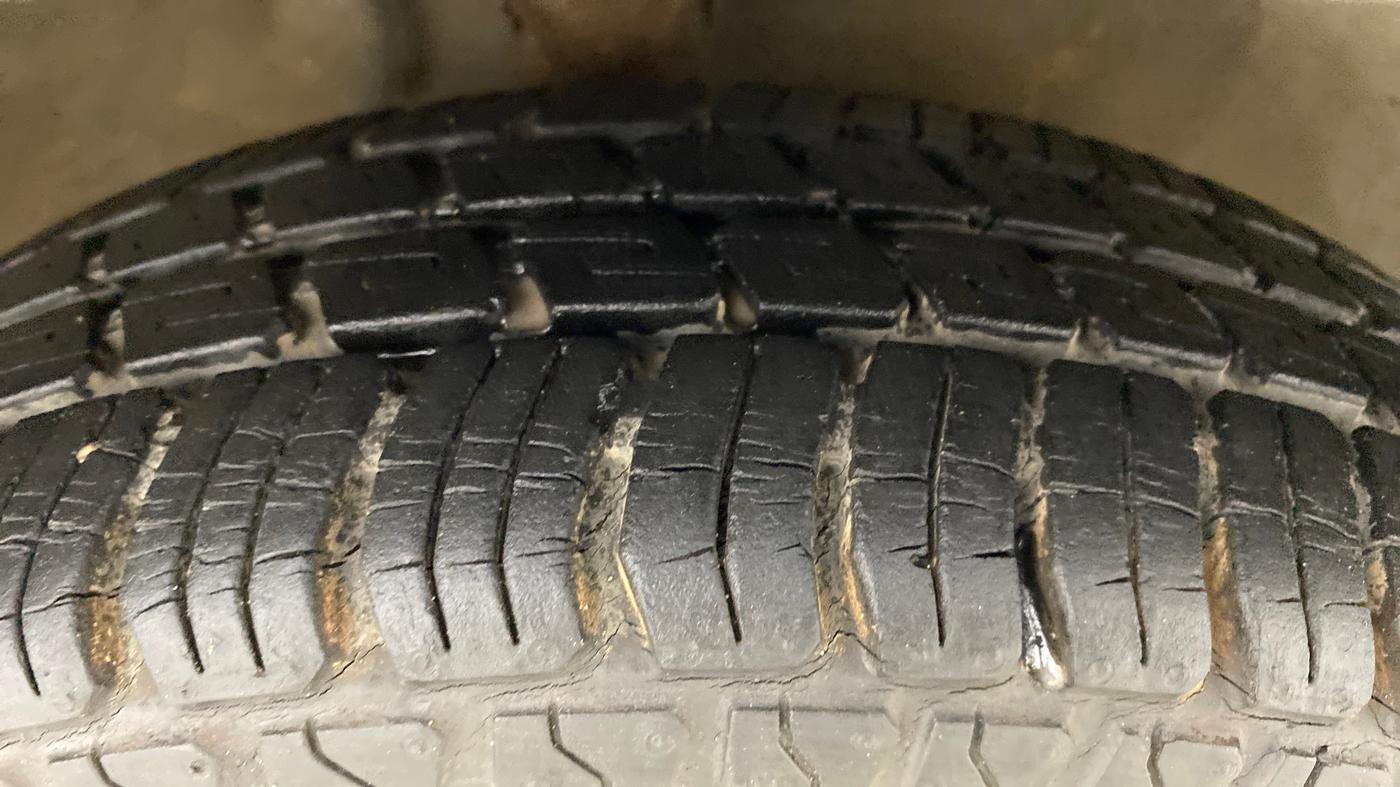 2010 Maruti Zen Estilo LXI, Petrol, Manual, 17,522 km, Right Front Tyre Tread