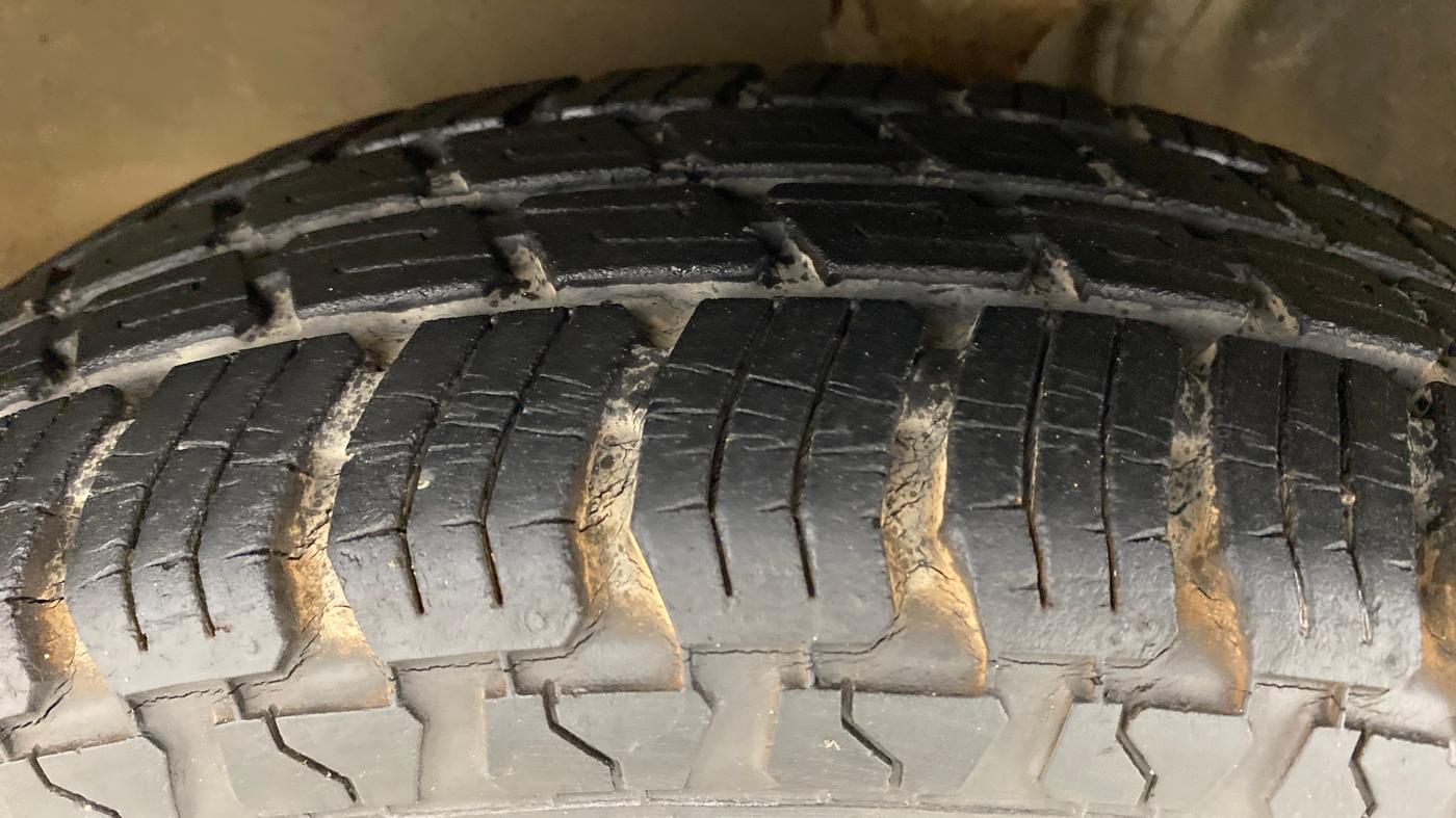 2010 Maruti Zen Estilo LXI, Petrol, Manual, 17,522 km, Left Front Tyre Tread