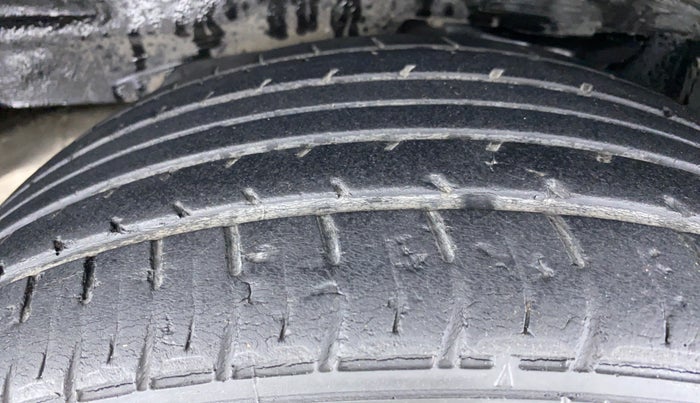 2014 Toyota Corolla Altis VL AT, Petrol, Automatic, 46,073 km, Right Rear Tyre Tread
