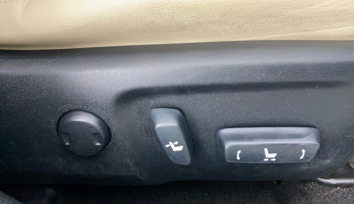 2014 Toyota Corolla Altis VL AT, Petrol, Automatic, 46,073 km, Driver Side Adjustment Panel