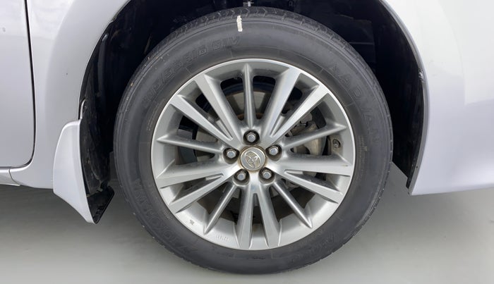 2014 Toyota Corolla Altis VL AT, Petrol, Automatic, 46,073 km, Right Front Wheel