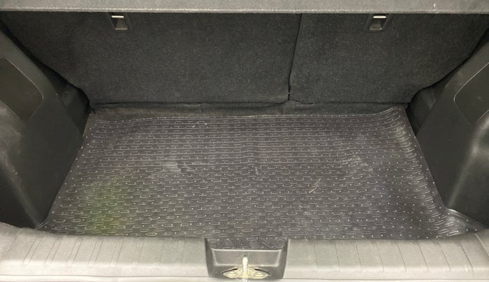 2017 Maruti Baleno DELTA 1.2 K12, Petrol, Manual, 40,926 km, Boot Inside
