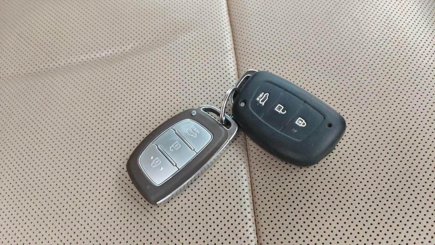 2016 Hyundai Tucson GLS 2WD AT DIESEL, Diesel, Automatic, 1,35,698 km, Key Close Up