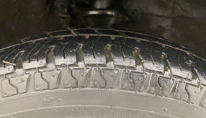 2012 Maruti Alto 800 LXI, Petrol, Manual, 64,089 km, Right Front Tyre Tread
