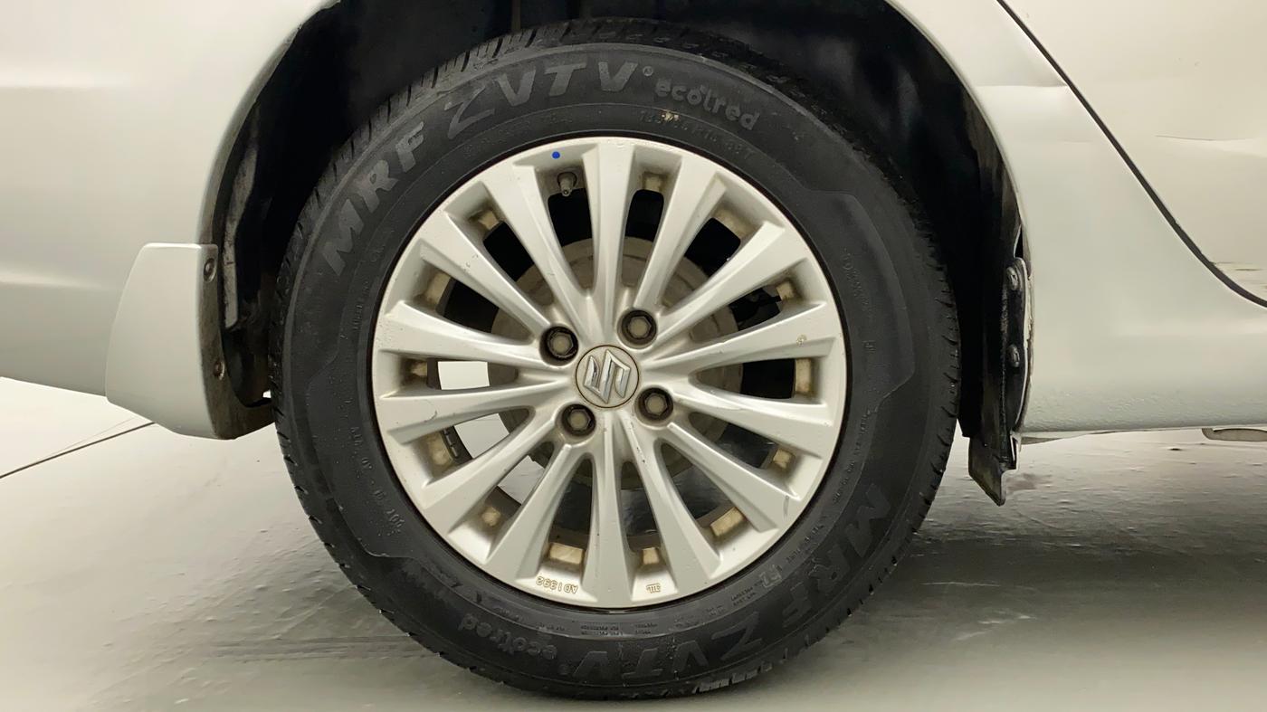 2014 Maruti Ciaz ZXI, Petrol, Manual, 71,324 km, Right Rear Wheel