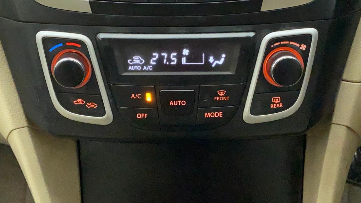 2014 Maruti Ciaz ZXI, Petrol, Manual, 71,324 km, Automatic Climate Control