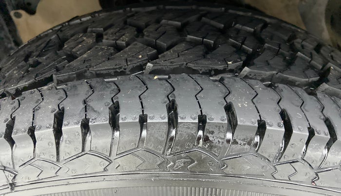 2017 ISUZU D-MAX S-CAB 2.5 TD, Diesel, Manual, 40,664 km, Left Front Tyre Tread