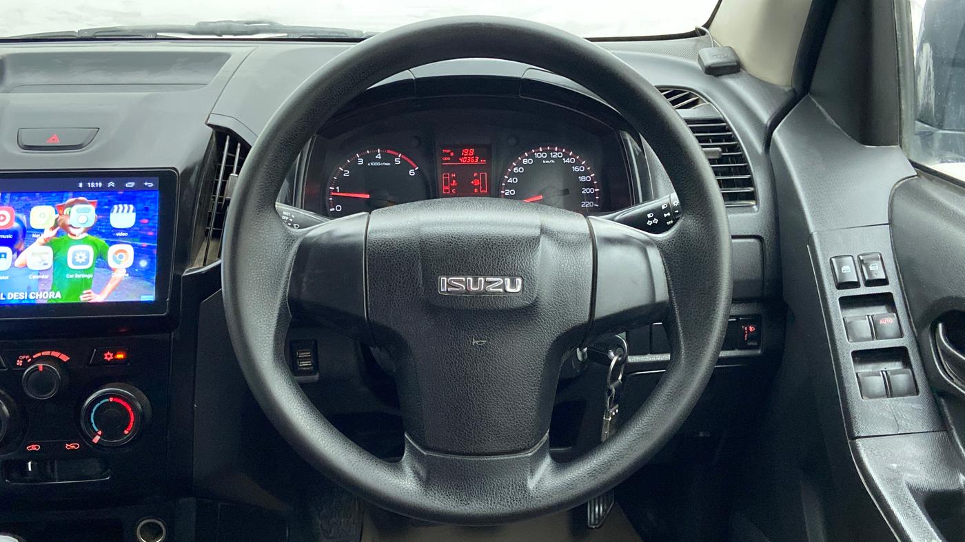 2017 ISUZU D-MAX S-CAB 2.5 TD, Diesel, Manual, 40,664 km, Steering Wheel Close Up
