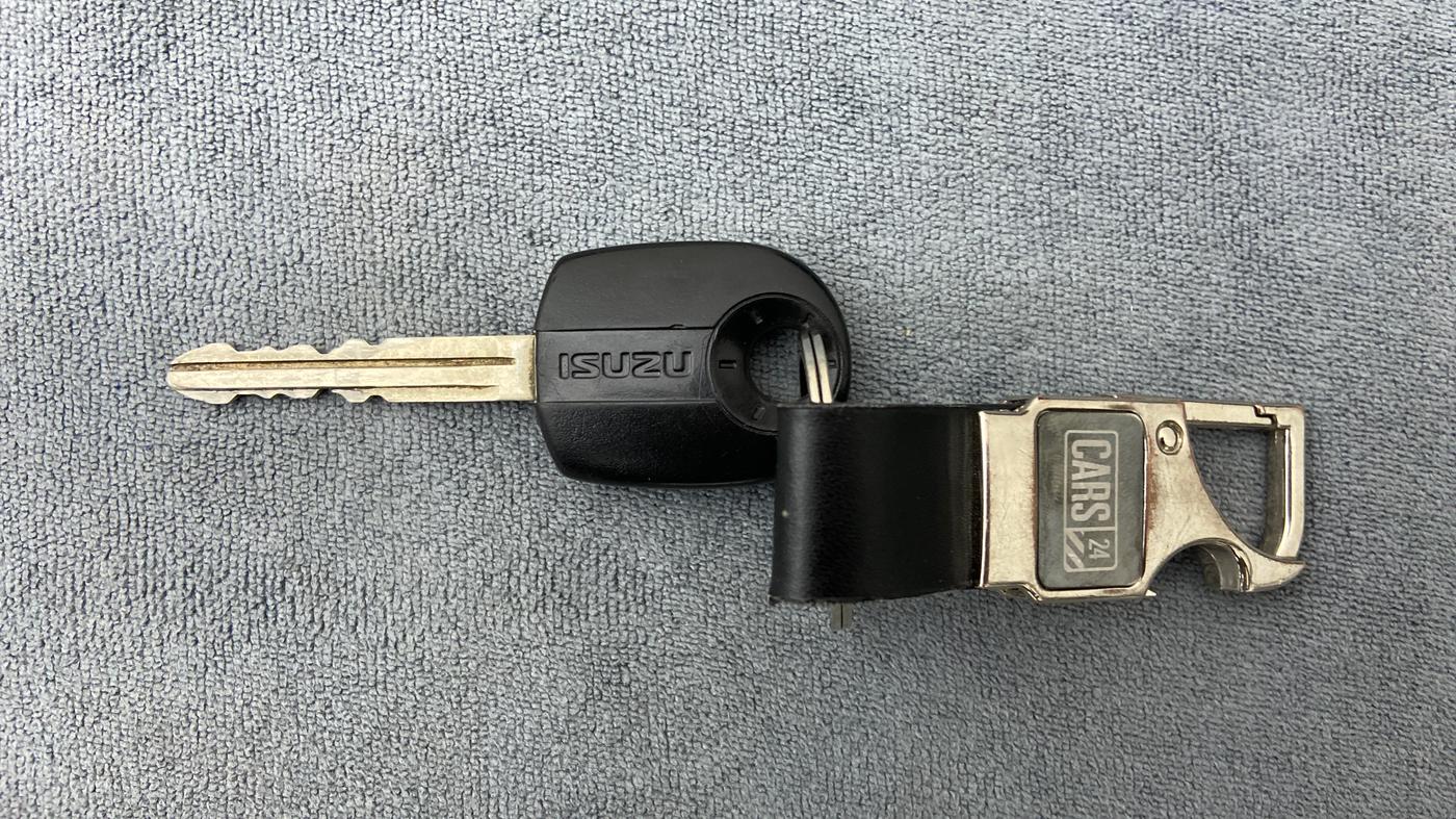 2017 ISUZU D-MAX S-CAB 2.5 TD, Diesel, Manual, 40,664 km, Key Close Up