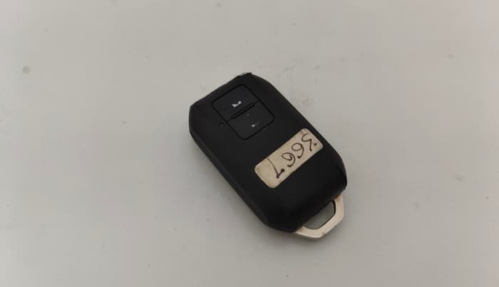 2021 Maruti Baleno ZETA PETROL 1.2, Petrol, Manual, 27,743 km, Key Close Up