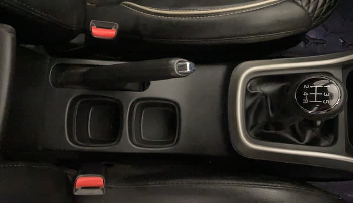 2017 Maruti S Cross ZETA 1.3, Diesel, Manual, 69,597 km, Gear Lever
