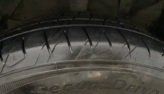 2017 Maruti S Cross ZETA 1.3, Diesel, Manual, 69,597 km, Left Front Tyre Tread
