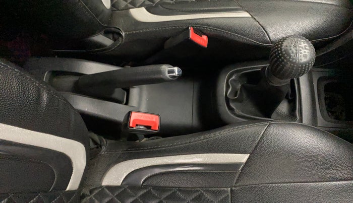 2017 Maruti Swift VXI, Petrol, Manual, 25,847 km, Gear Lever