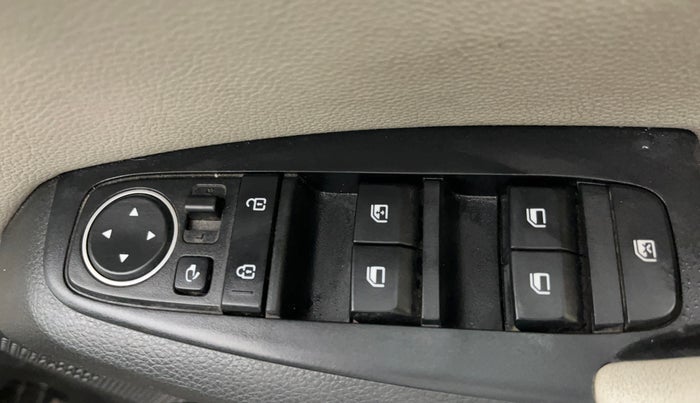 2021 KIA SELTOS HTX IVT 1.5 PETROL, Petrol, Automatic, 1,09,321 km, Driver Side Door Panels Control