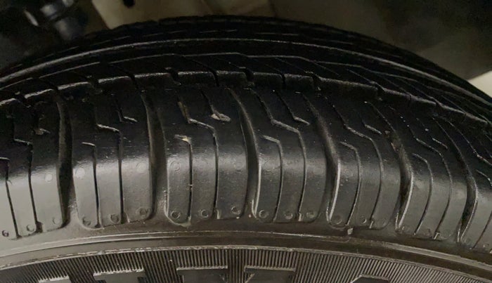 2018 Renault Kwid RXE, Petrol, Manual, 54,412 km, Left Front Tyre Tread