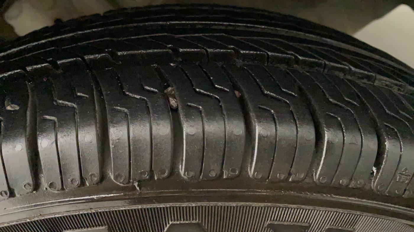 2018 Renault Kwid RXE, Petrol, Manual, 54,412 km, Left Rear Tyre Tread