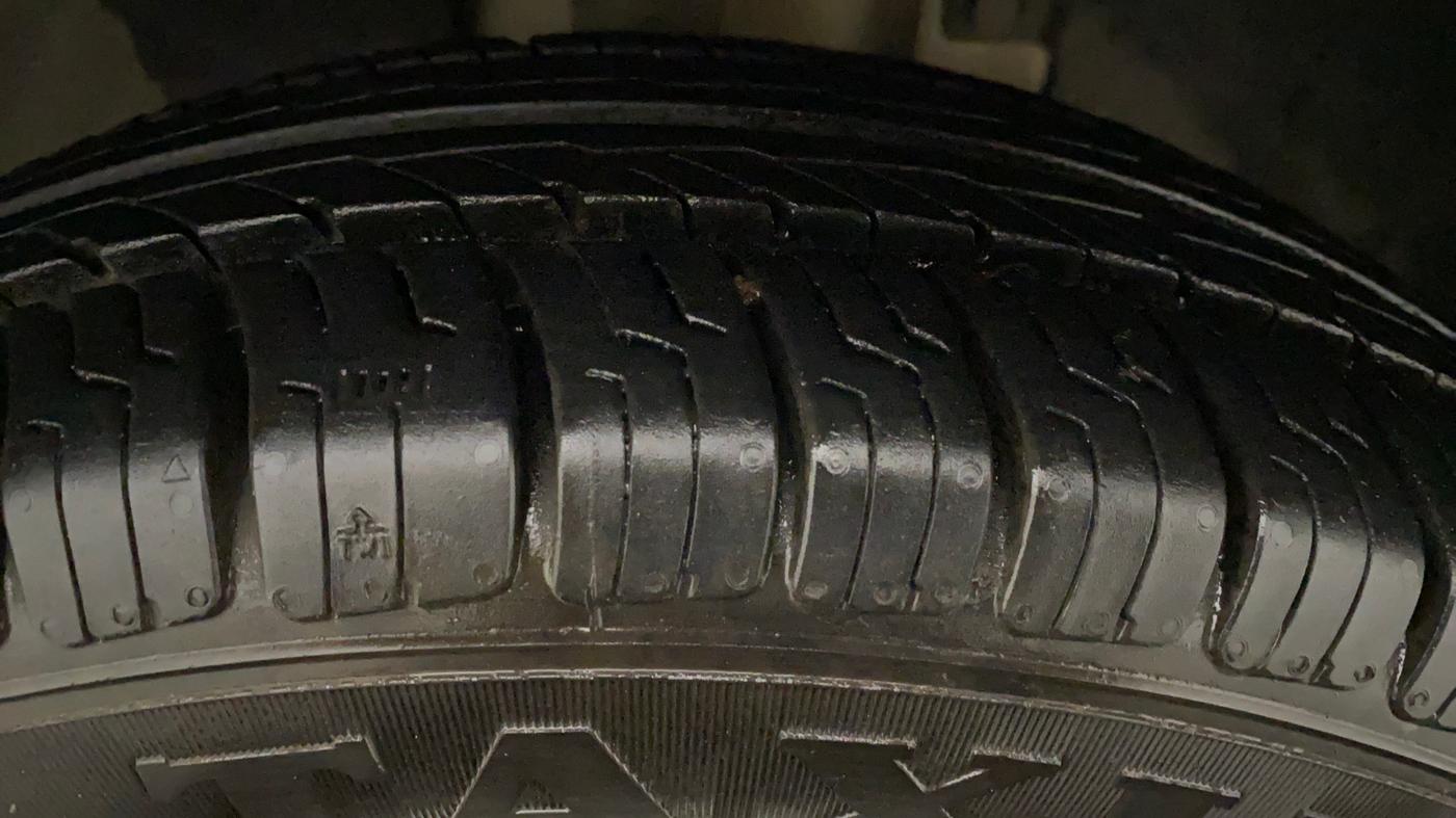 2018 Renault Kwid RXE, Petrol, Manual, 54,412 km, Right Front Tyre Tread