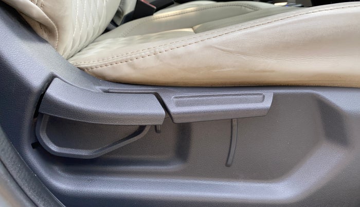 2021 Hyundai GRAND I10 NIOS SPORTZ AMT 1.2 KAPPA VTVT, Petrol, Automatic, 54,595 km, Driver Side Adjustment Panel