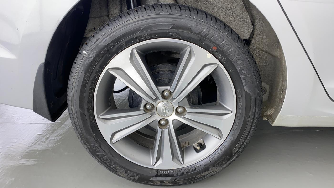 2017 Hyundai Verna 1.6 SX VTVT, Petrol, Manual, 13,258 km, Right Rear Wheel