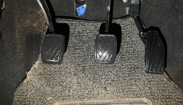 2017 Maruti Baleno DELTA PETROL 1.2, Petrol, Manual, 85,074 km, Pedals