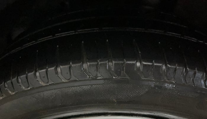 2017 Maruti Baleno DELTA PETROL 1.2, Petrol, Manual, 85,074 km, Left Rear Tyre Tread