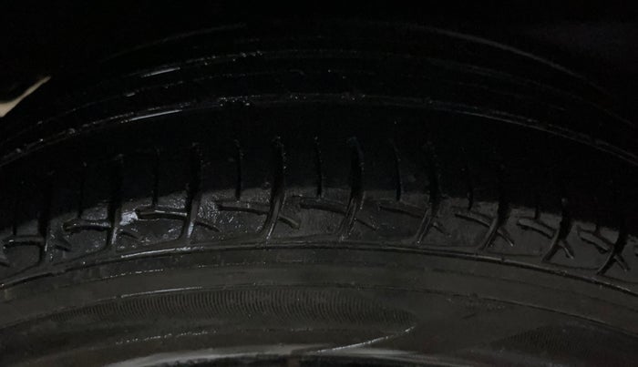 2017 Maruti Baleno DELTA PETROL 1.2, Petrol, Manual, 85,074 km, Right Rear Tyre Tread