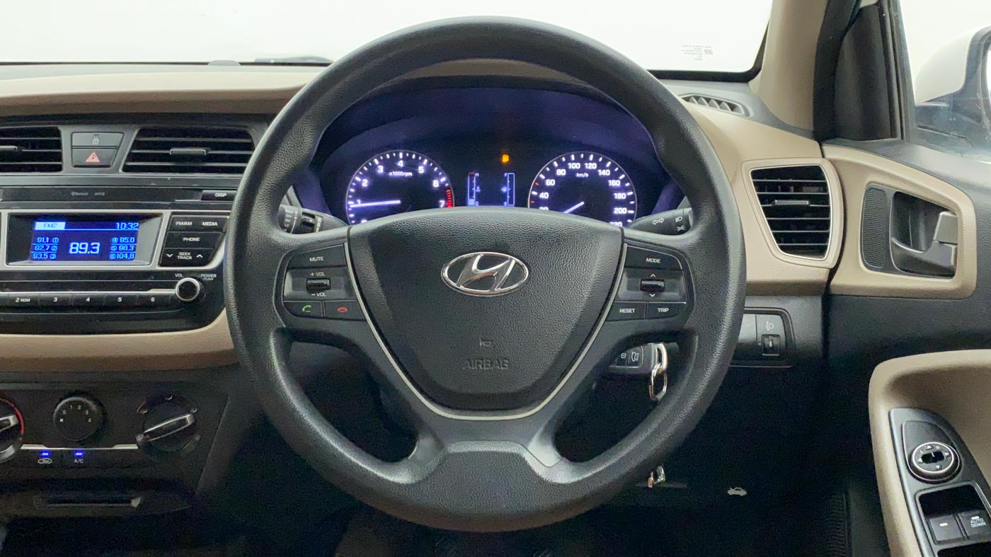 2016 Hyundai Elite i20 MAGNA 1.2, Petrol, Manual, 31,708 km, Steering Wheel Close Up