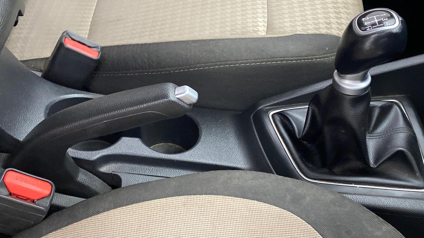 2018 Hyundai Elite i20 ASTA 1.2 (O), Petrol, Manual, 26,218 km, Gear Lever