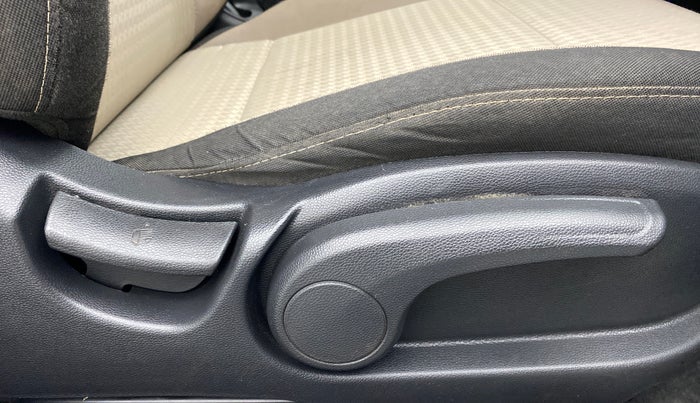 2018 Hyundai Elite i20 ASTA 1.2 (O), Petrol, Manual, 26,218 km, Driver Side Adjustment Panel