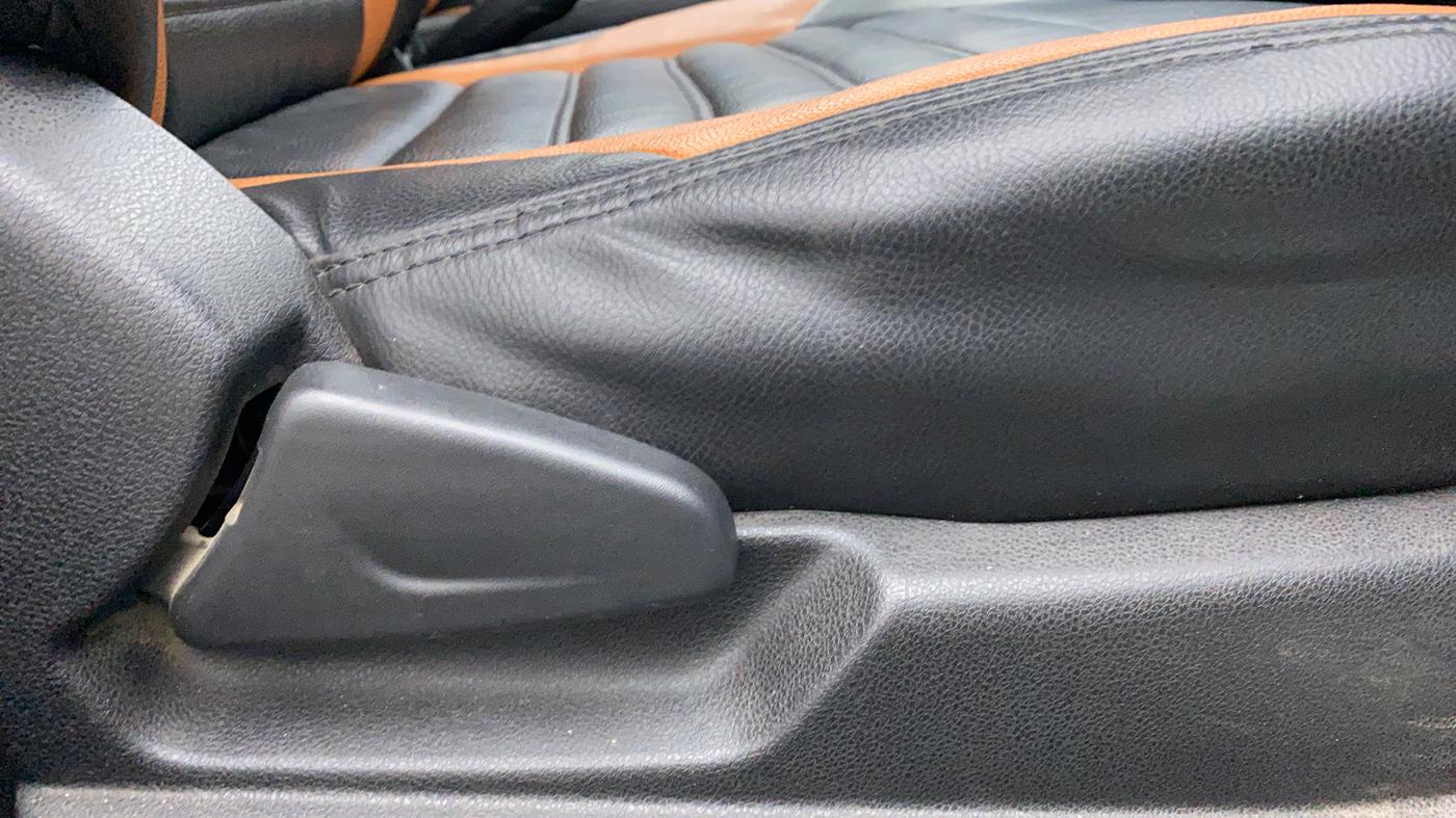 2018 Renault Kwid CLIMBER 1.0, Petrol, Manual, 42,240 km, Driver Side Adjustment Panel