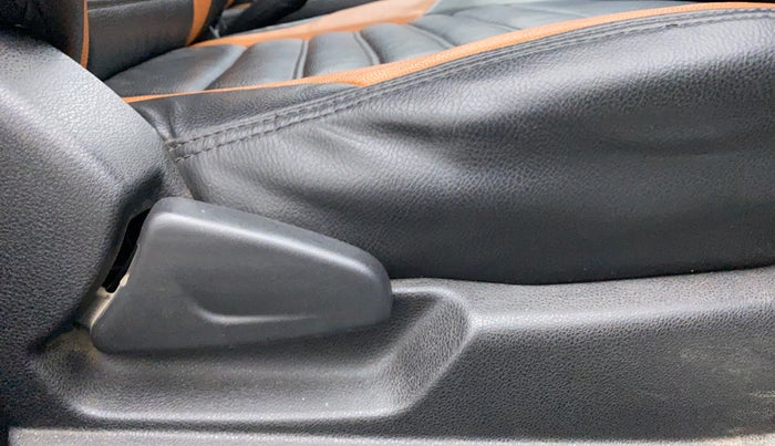 2018 Renault Kwid CLIMBER 1.0, Petrol, Manual, 42,240 km, Driver Side Adjustment Panel