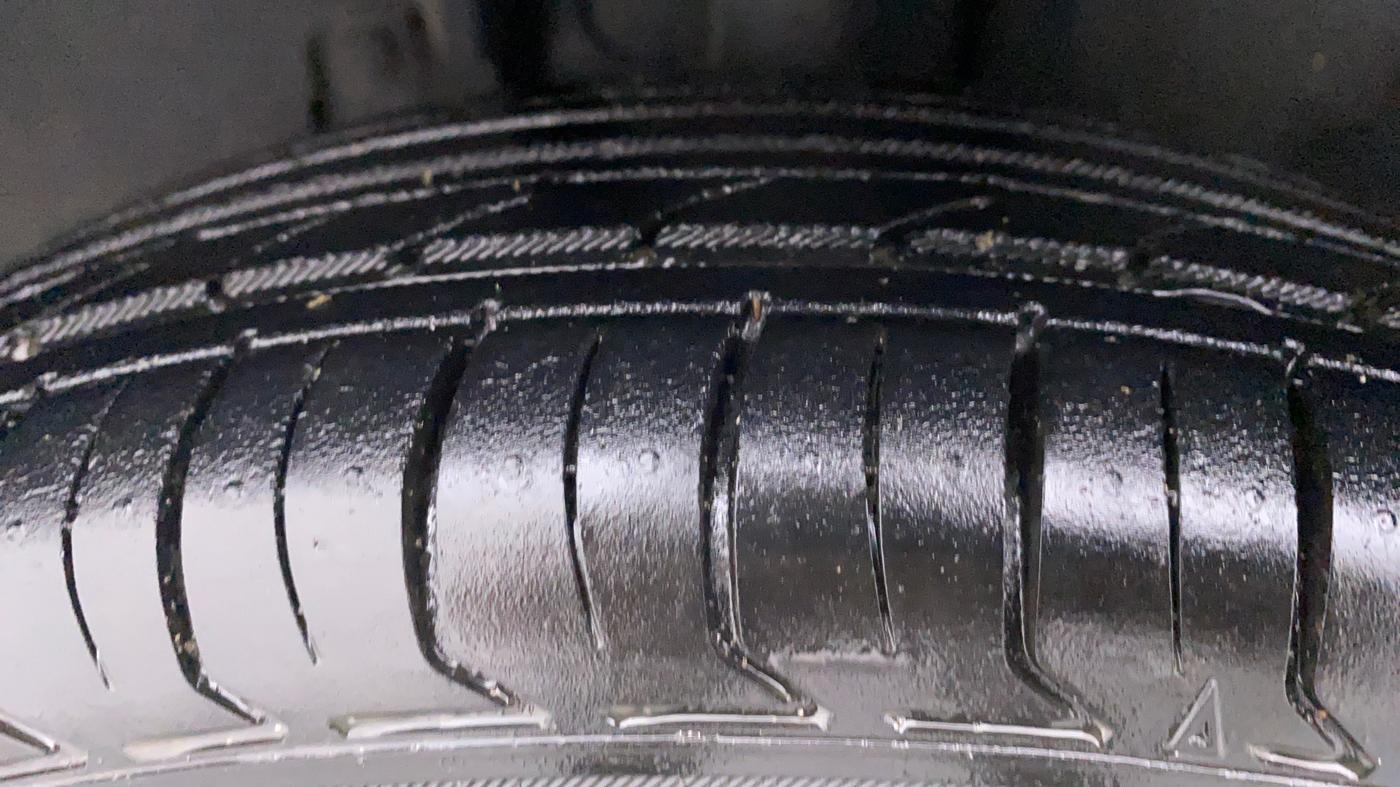 2018 Renault Kwid CLIMBER 1.0, Petrol, Manual, 42,240 km, Left Front Tyre Tread