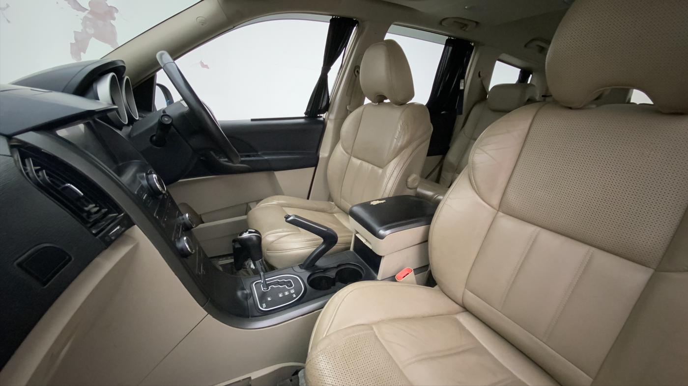 2016 Mahindra XUV500 W10 AT, Diesel, Automatic, 68,252 km, Right Side Front Door Cabin