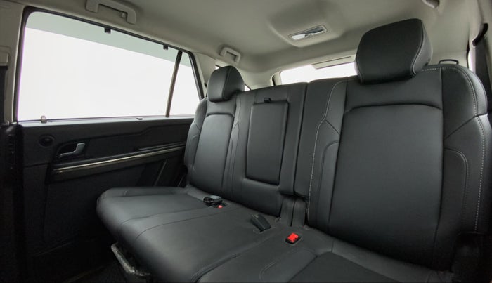2017 Tata Hexa Varicor 400 XTA, Diesel, Automatic, 44,693 km, Right Side Rear Door Cabin