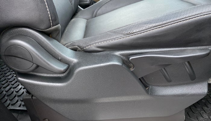 2017 Tata Hexa Varicor 400 XTA, Diesel, Automatic, 44,693 km, Driver Side Adjustment Panel