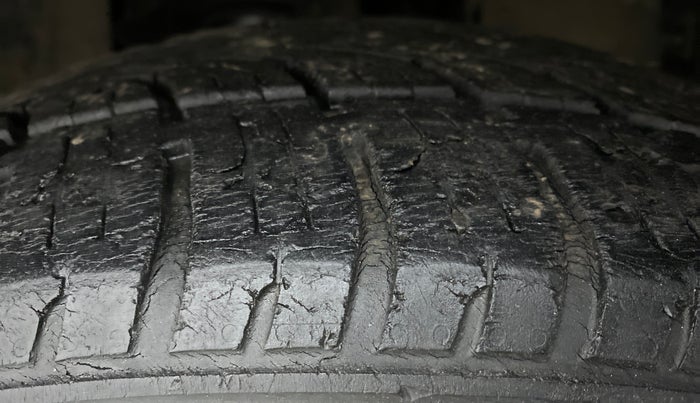2017 Tata Hexa Varicor 400 XTA, Diesel, Automatic, 44,693 km, Left Front Tyre Tread